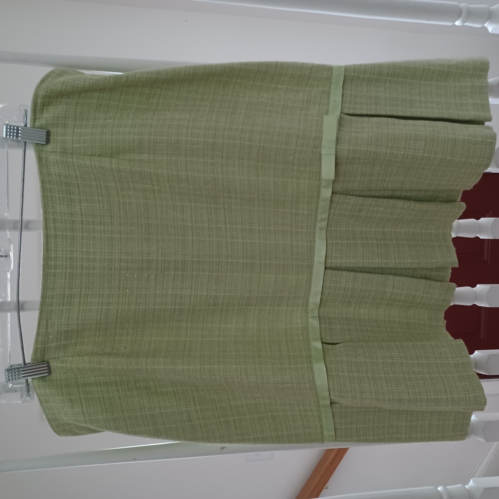 Green Pleated Dressbarn Skirt With Ribbon And Bow Detail